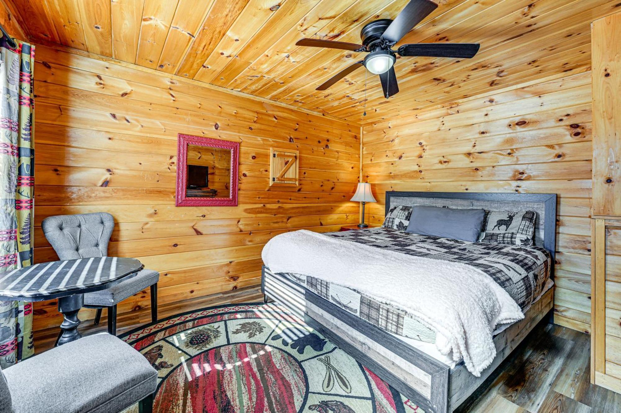 By Dollywood With Private Pool! Holiday home Pigeon Forge