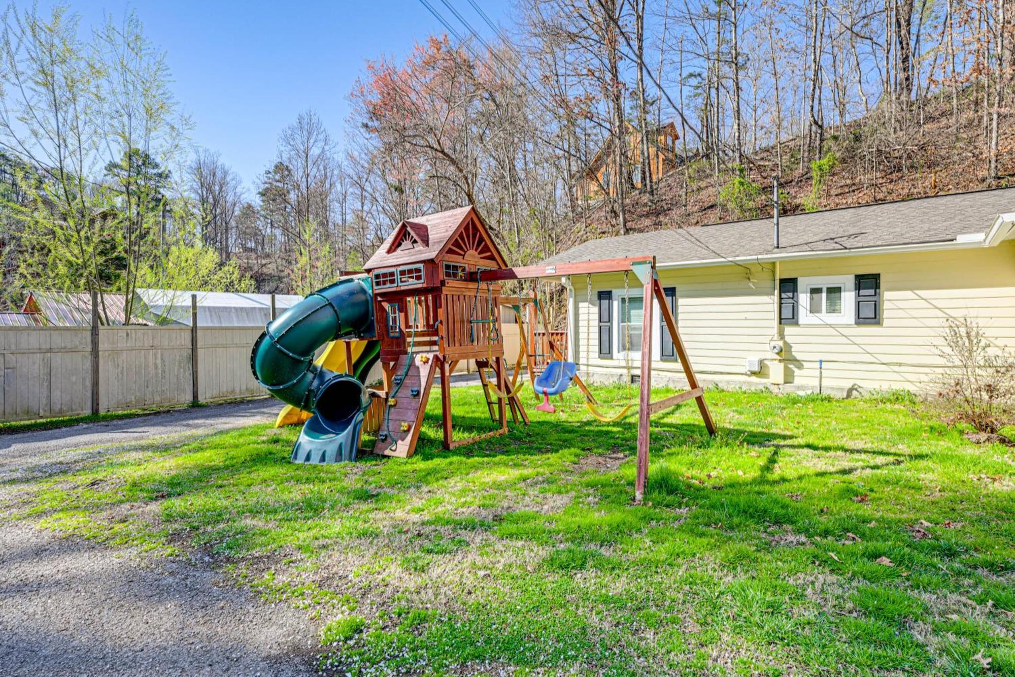 By Dollywood With Private Pool! Holiday home Pigeon Forge