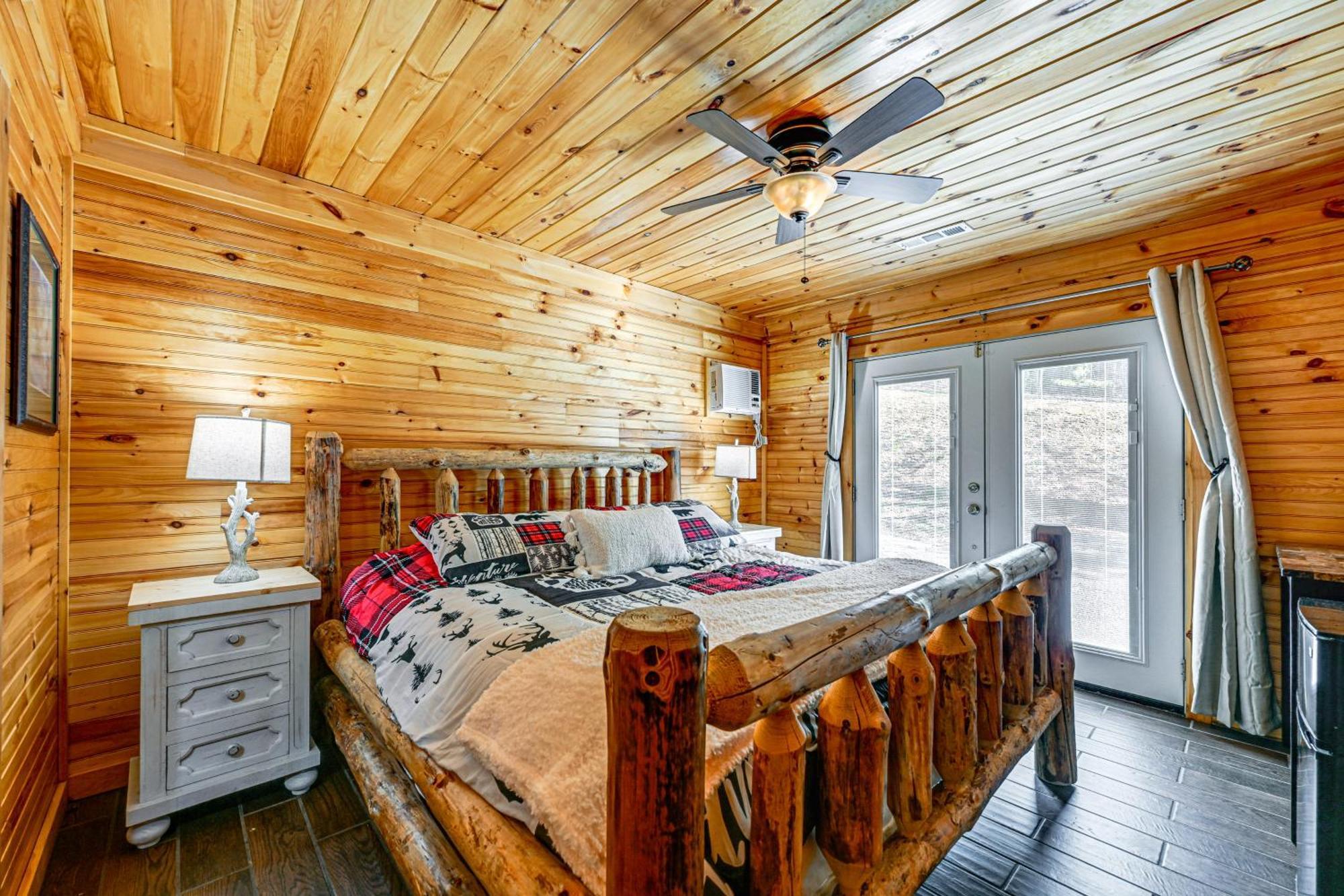By Dollywood With Private Pool! * Pigeon Forge
