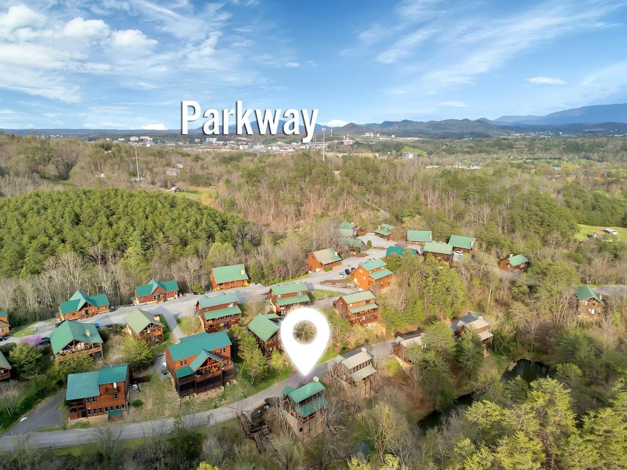 Holiday home Ern832 - Lakeside Hideaway - Great Location! Close To The Action!