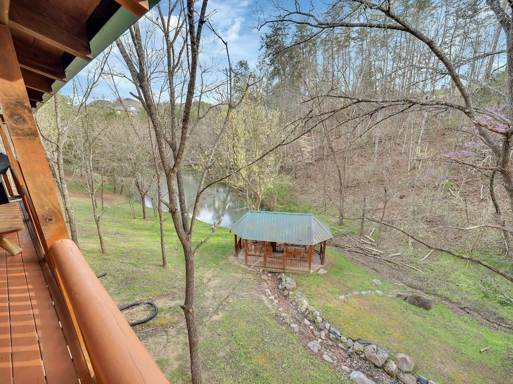 Holiday home Ern832 - Lakeside Hideaway - Great Location! Close To The Action!