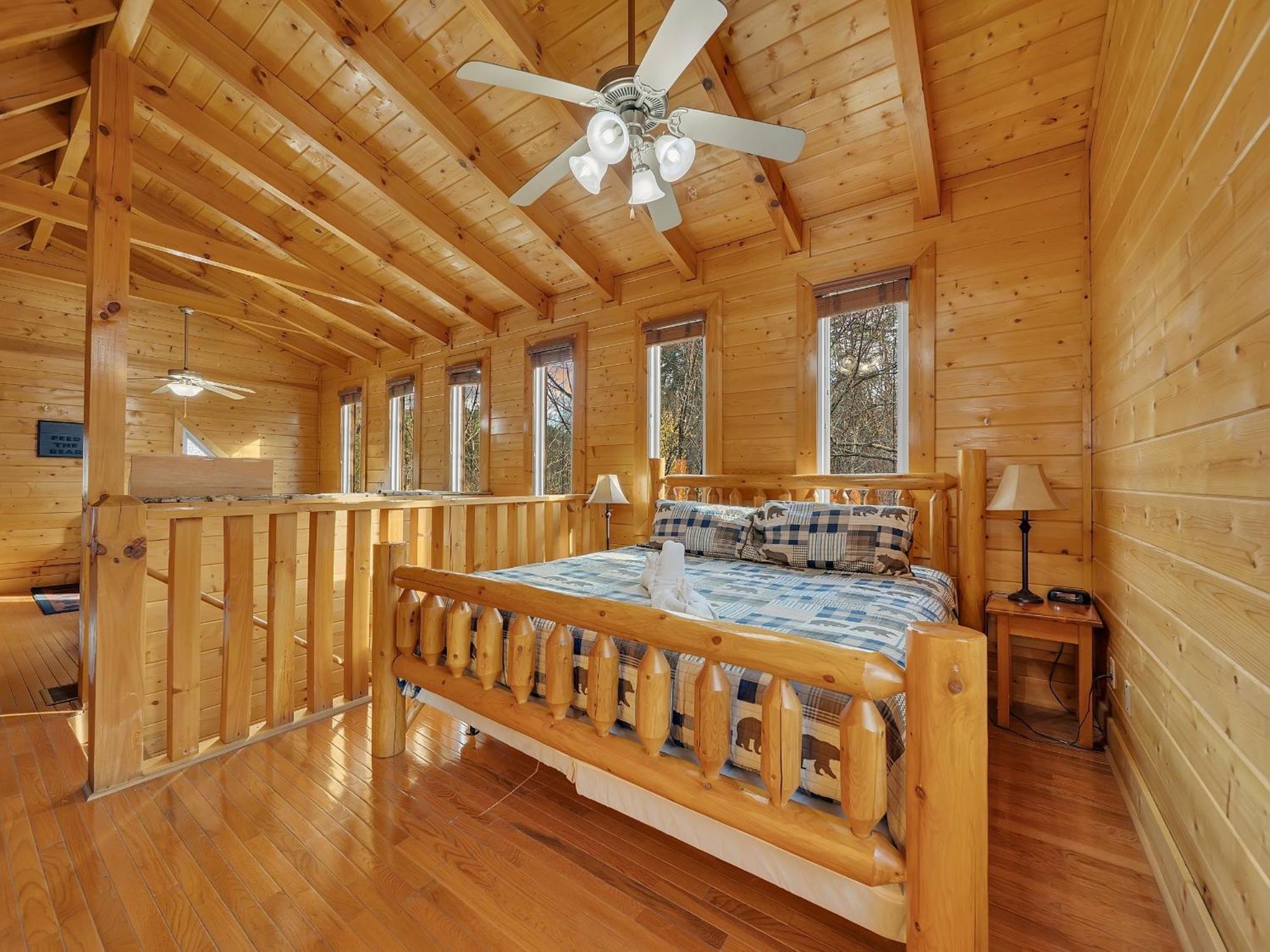 Holiday home Ern832 - Lakeside Hideaway - Great Location! Close To The Action!