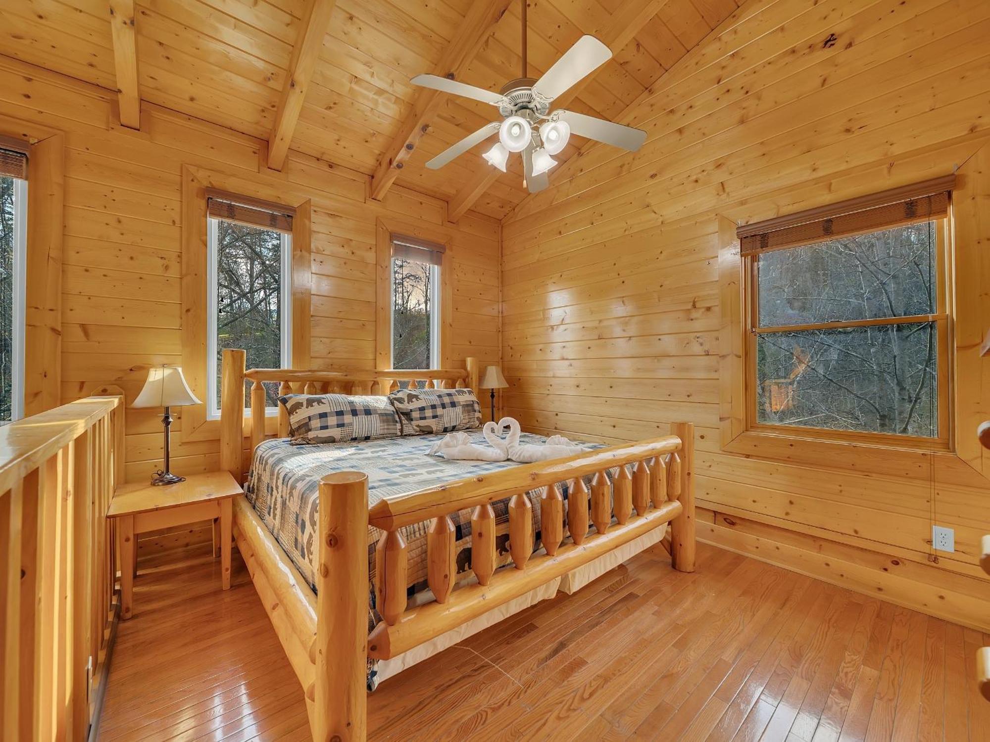 Ern832 - Lakeside Hideaway - Great Location! Close To The Action! Holiday home Pigeon Forge