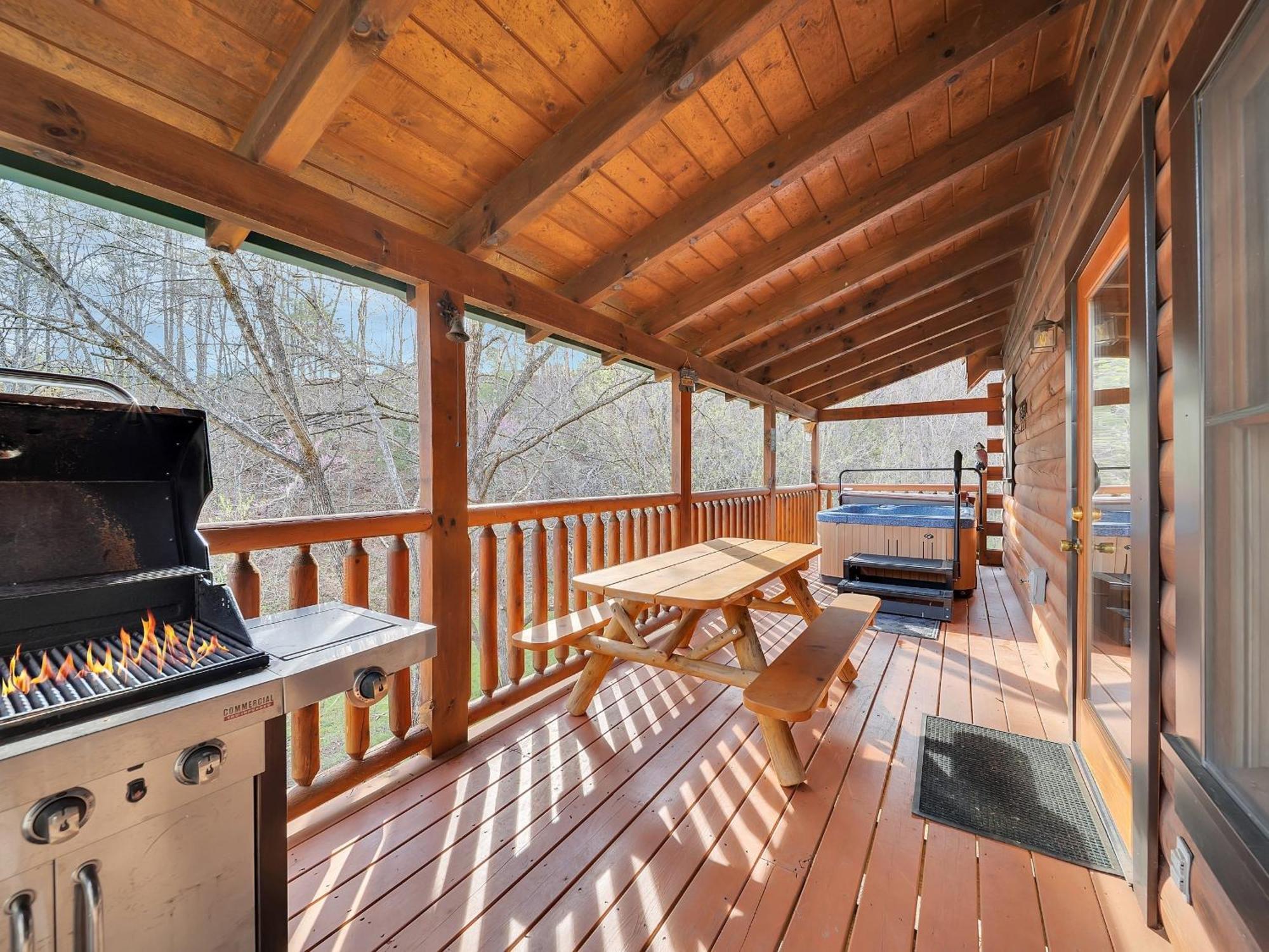Holiday home Ern832 - Lakeside Hideaway - Great Location! Close To The Action! *