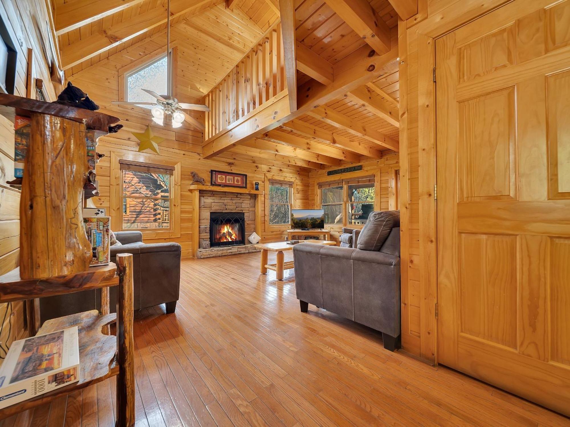 Holiday home Ern832 - Lakeside Hideaway - Great Location! Close To The Action! *