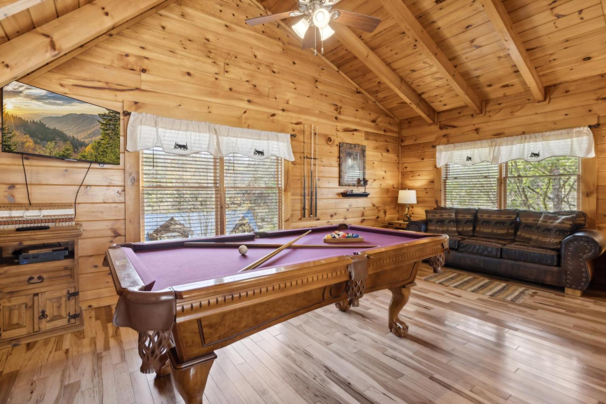 Are We Bear Yet Rustic 1br With Hot Tub Pools & Fireplace1 Mile From Parkway Holiday home Pigeon Forge