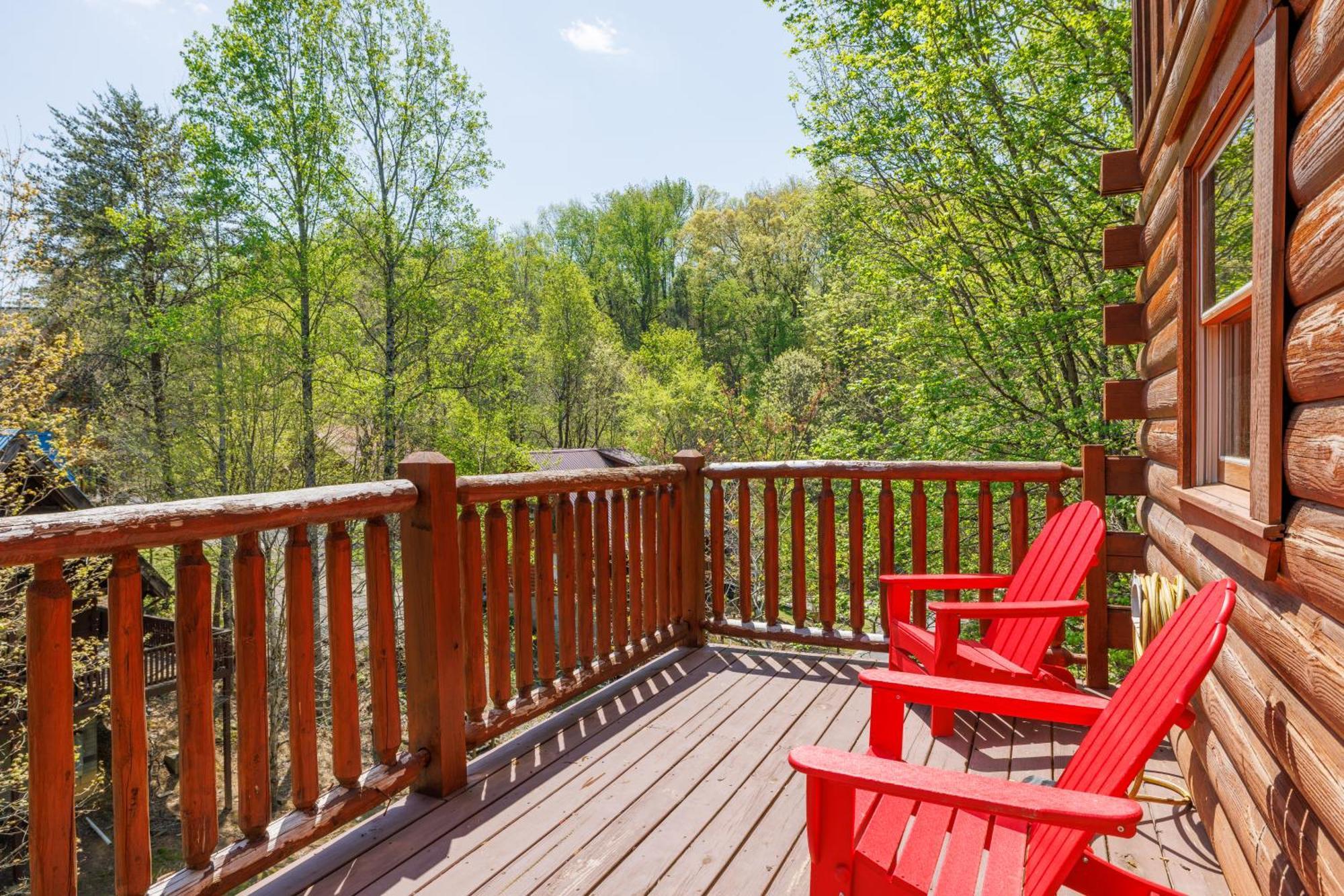 Holiday home Are We Bear Yet Rustic 1br With Hot Tub Pools & Fireplace1 Mile From Parkway Pigeon Forge