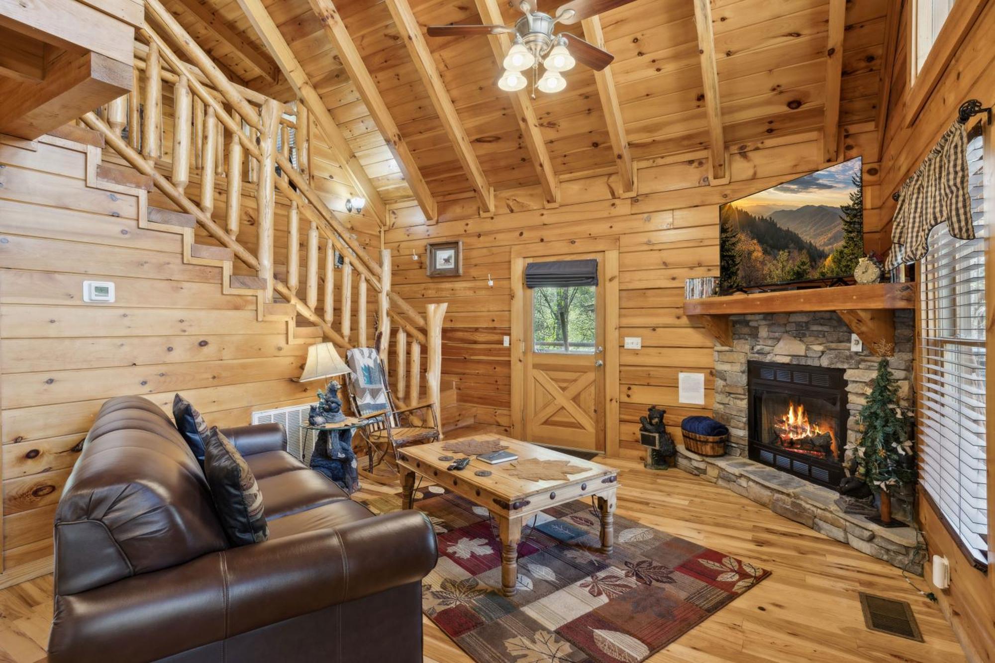 Are We Bear Yet Rustic 1br With Hot Tub Pools & Fireplace1 Mile From Parkway Pigeon Forge
