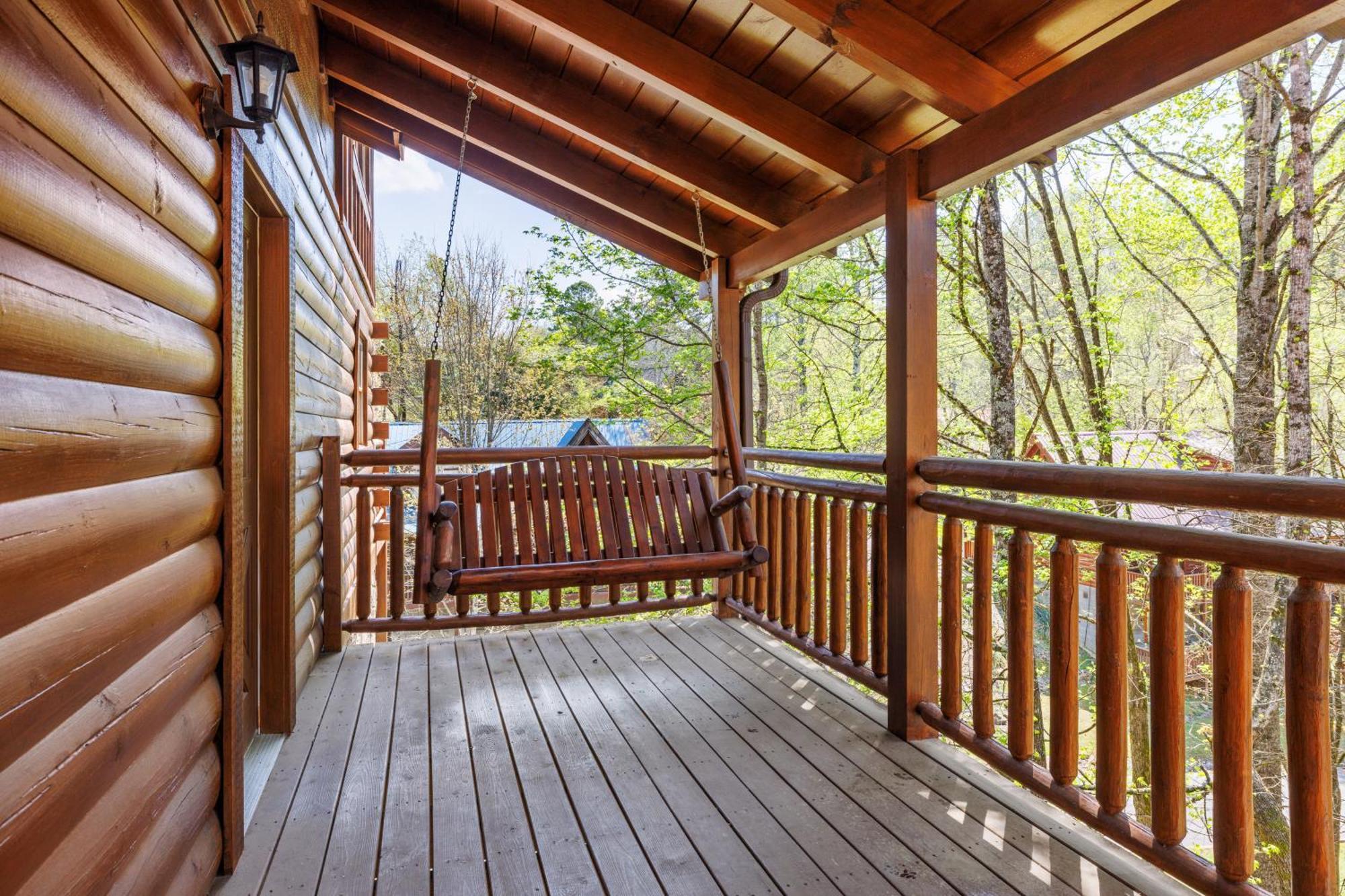 Are We Bear Yet Rustic 1br With Hot Tub Pools & Fireplace1 Mile From Parkway