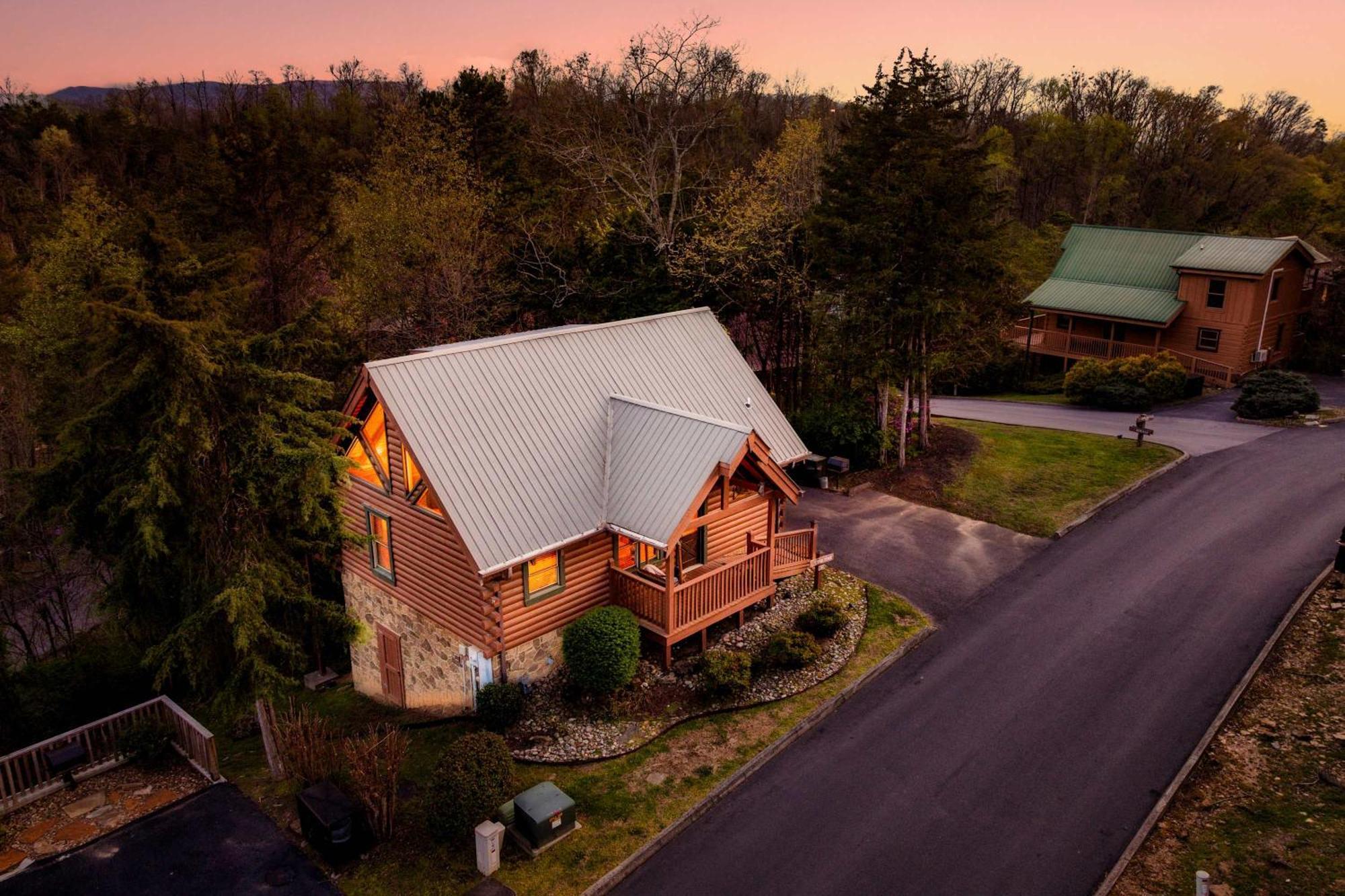 Holiday home Quaint & Cozy - Great Location - Hot Tub - Bbq Pigeon Forge