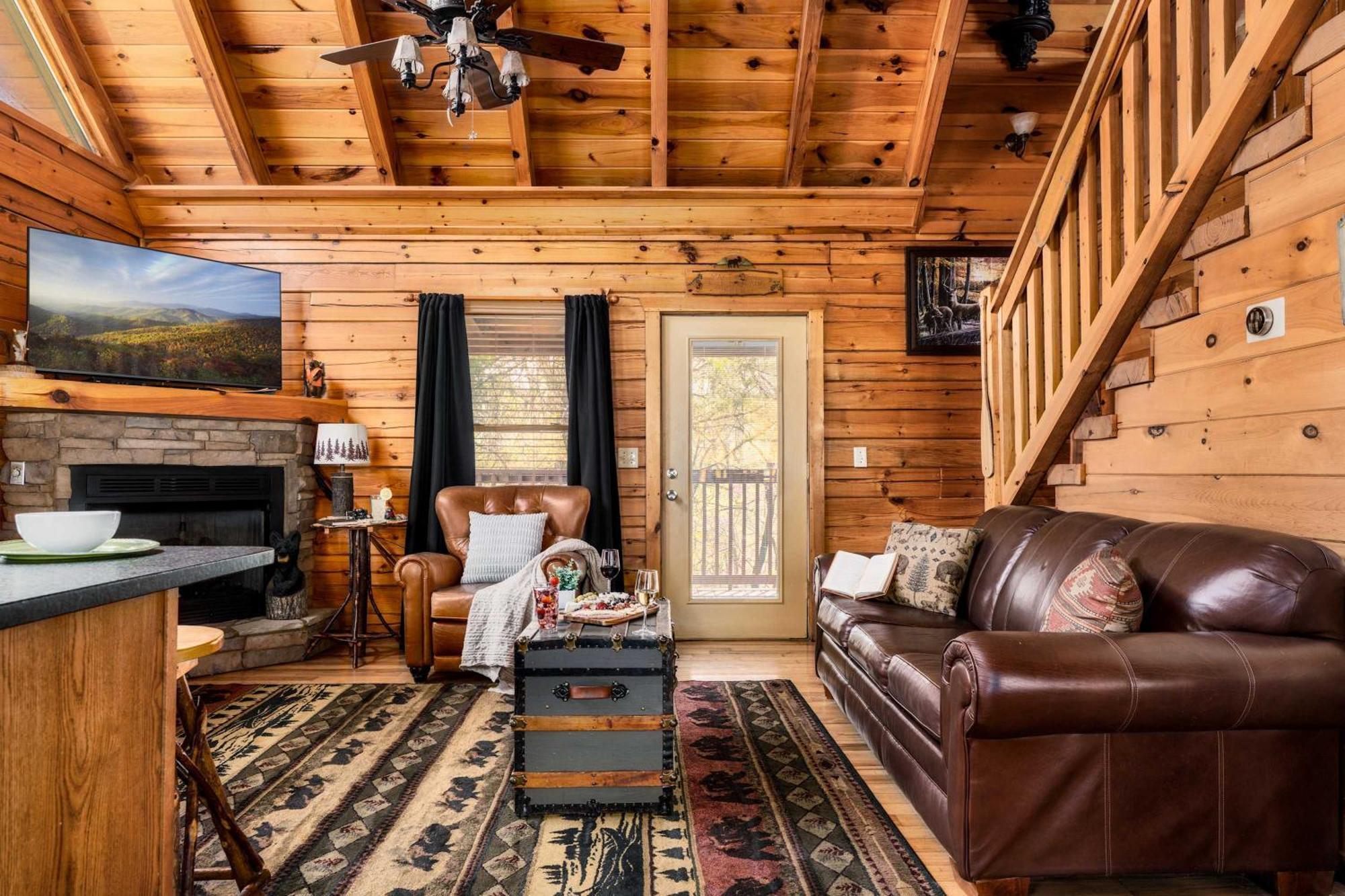 Quaint & Cozy - Great Location - Hot Tub - Bbq *