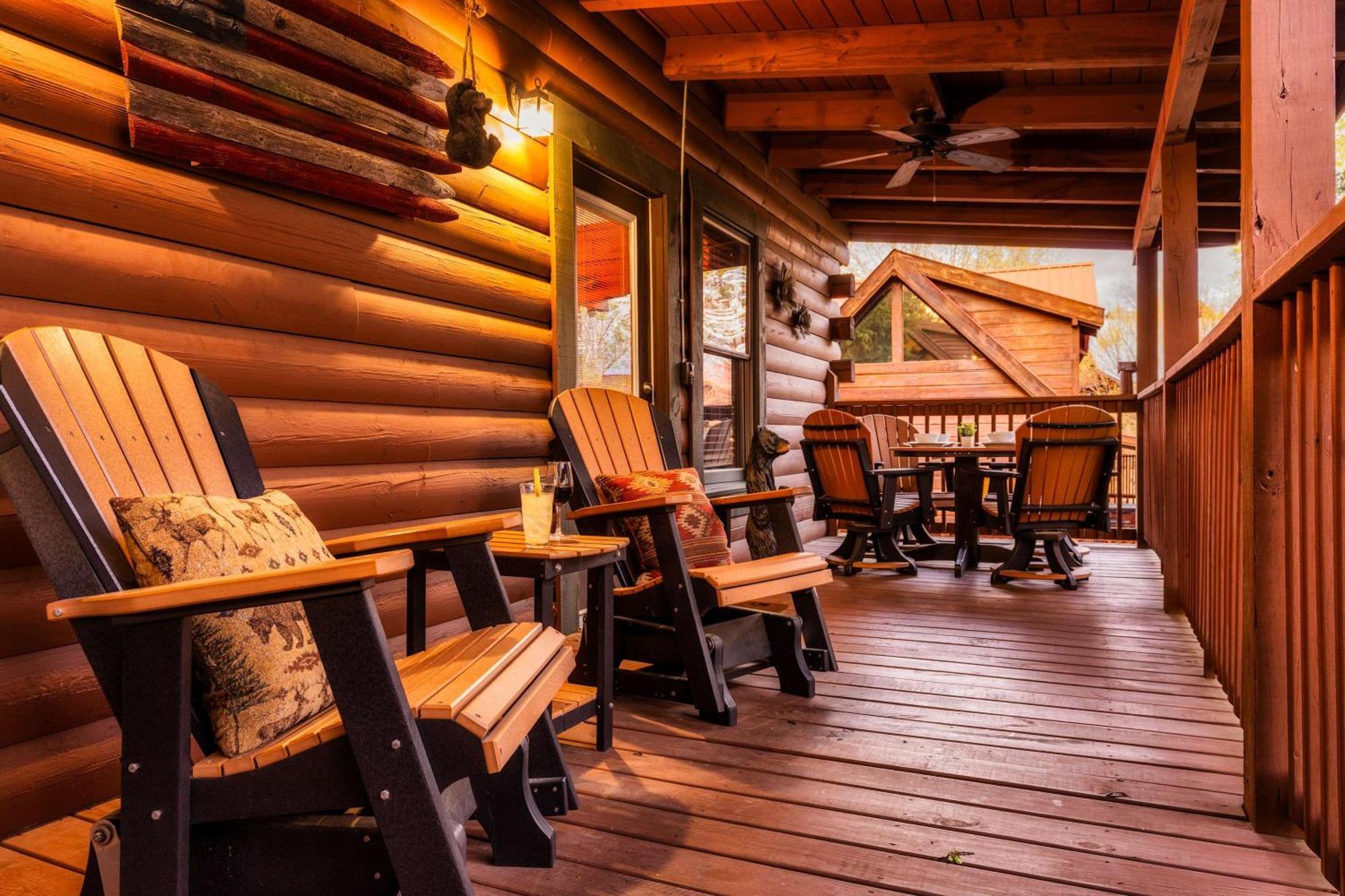 Quaint & Cozy - Great Location - Hot Tub - Bbq Pigeon Forge