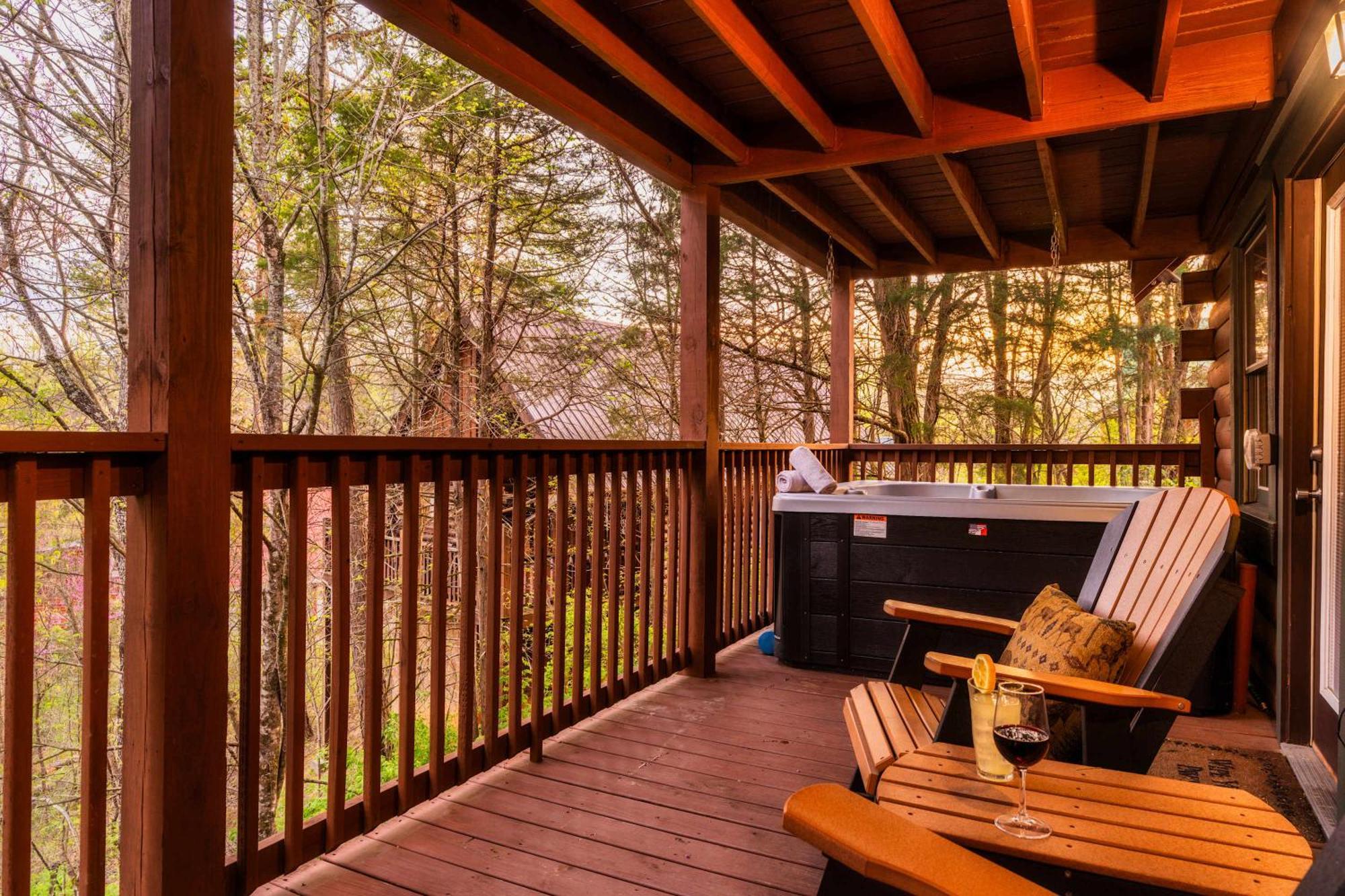 Quaint & Cozy - Great Location - Hot Tub - Bbq Holiday home Pigeon Forge