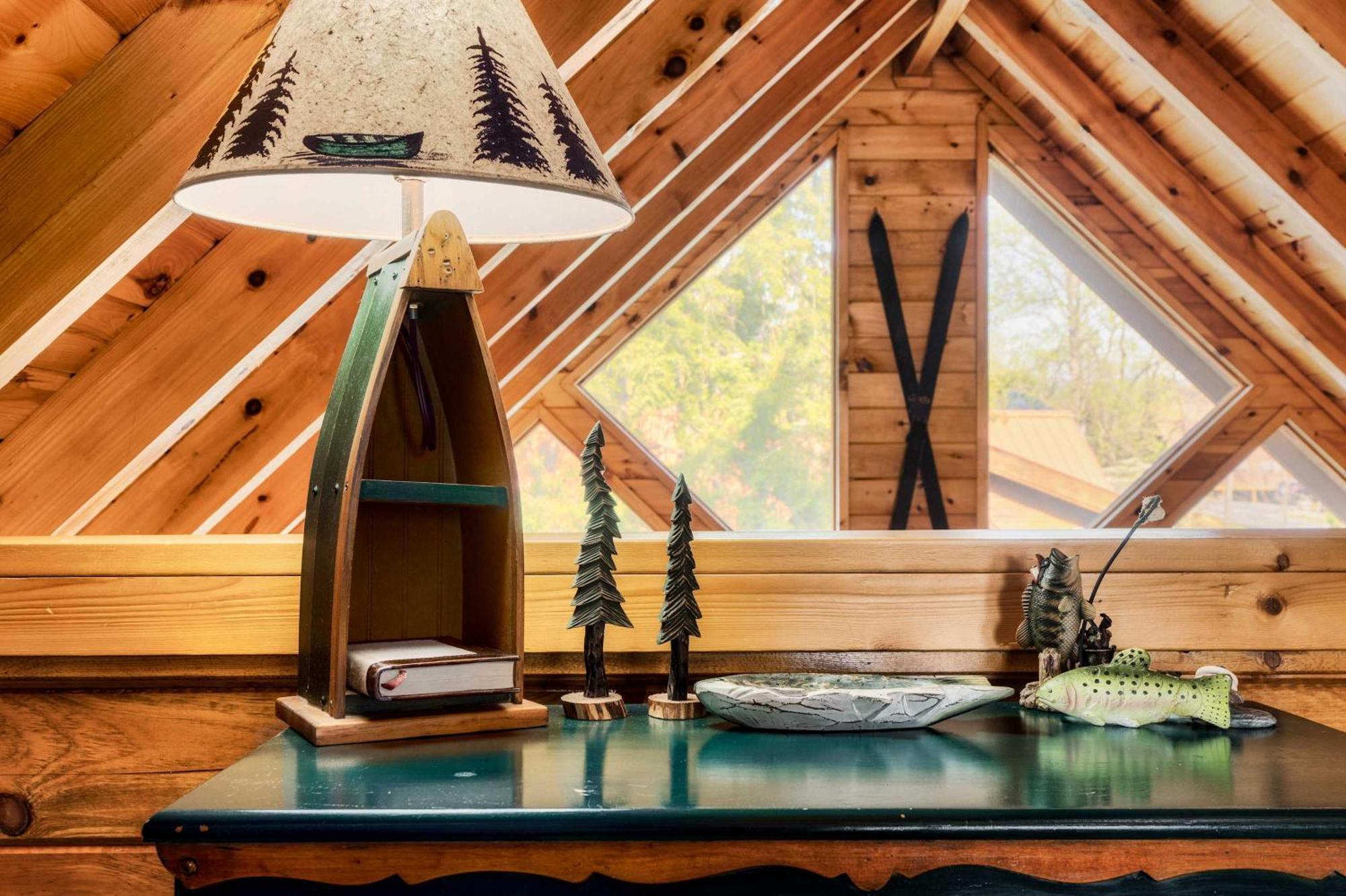 Quaint & Cozy - Great Location - Hot Tub - Bbq Pigeon Forge