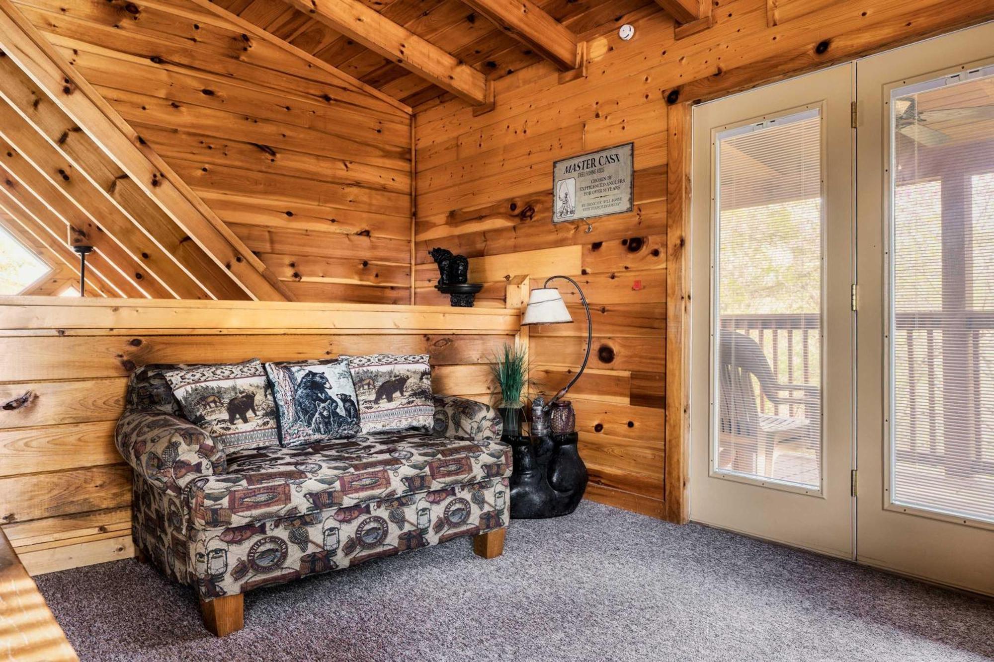 Quaint & Cozy - Great Location - Hot Tub - Bbq Holiday home