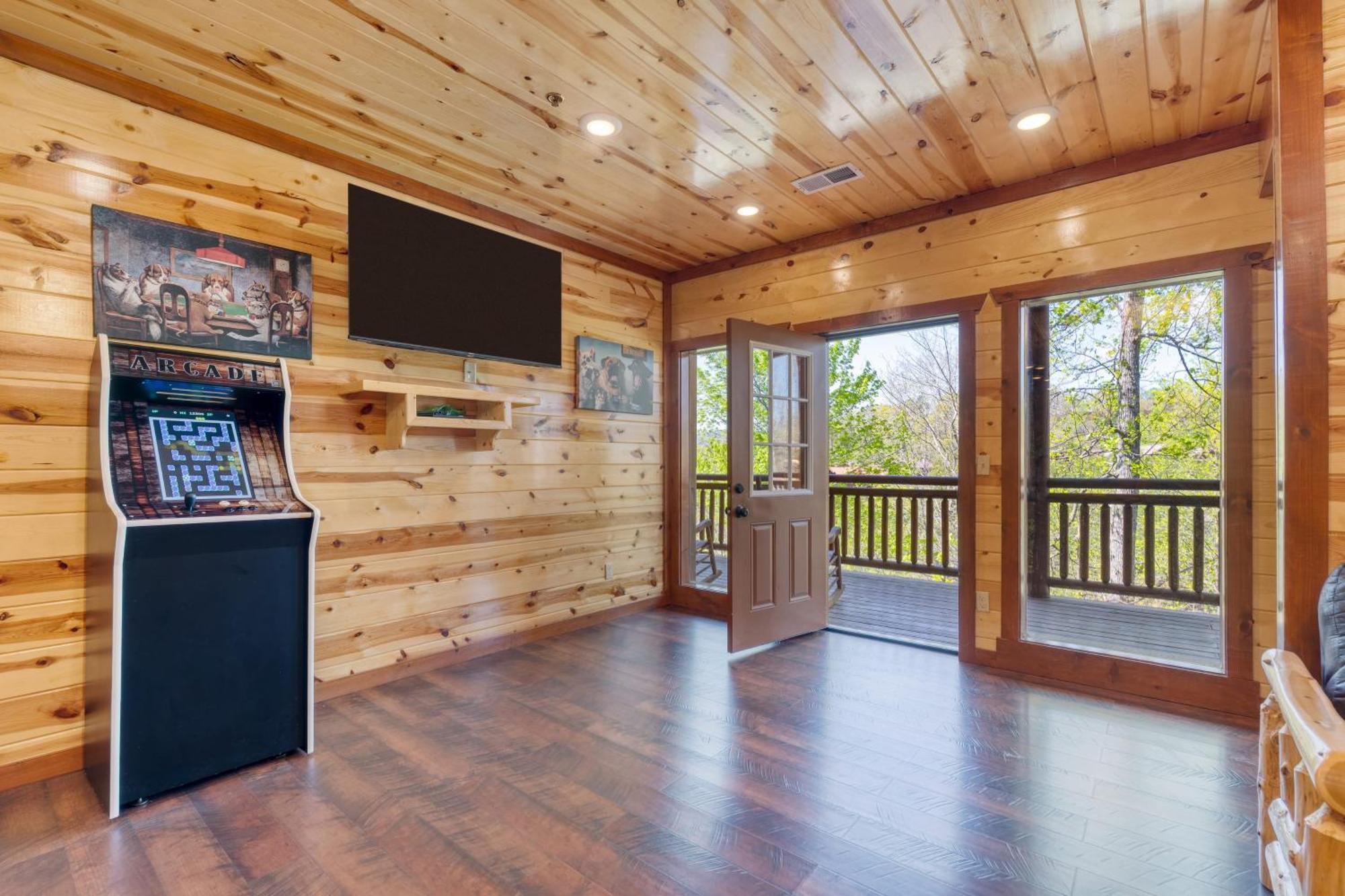 Sleeps 28 - Luxe Smokies Game Hot Tub Views Near Attractions *