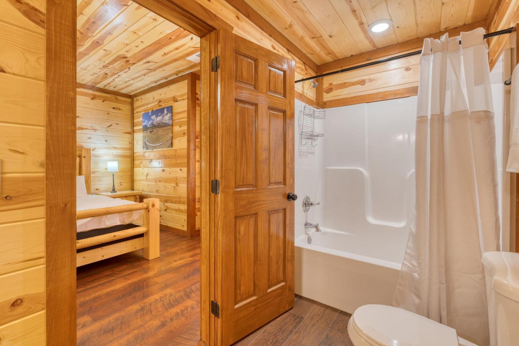 Sleeps 28 - Luxe Smokies Game Hot Tub Views Near Attractions * Pigeon Forge