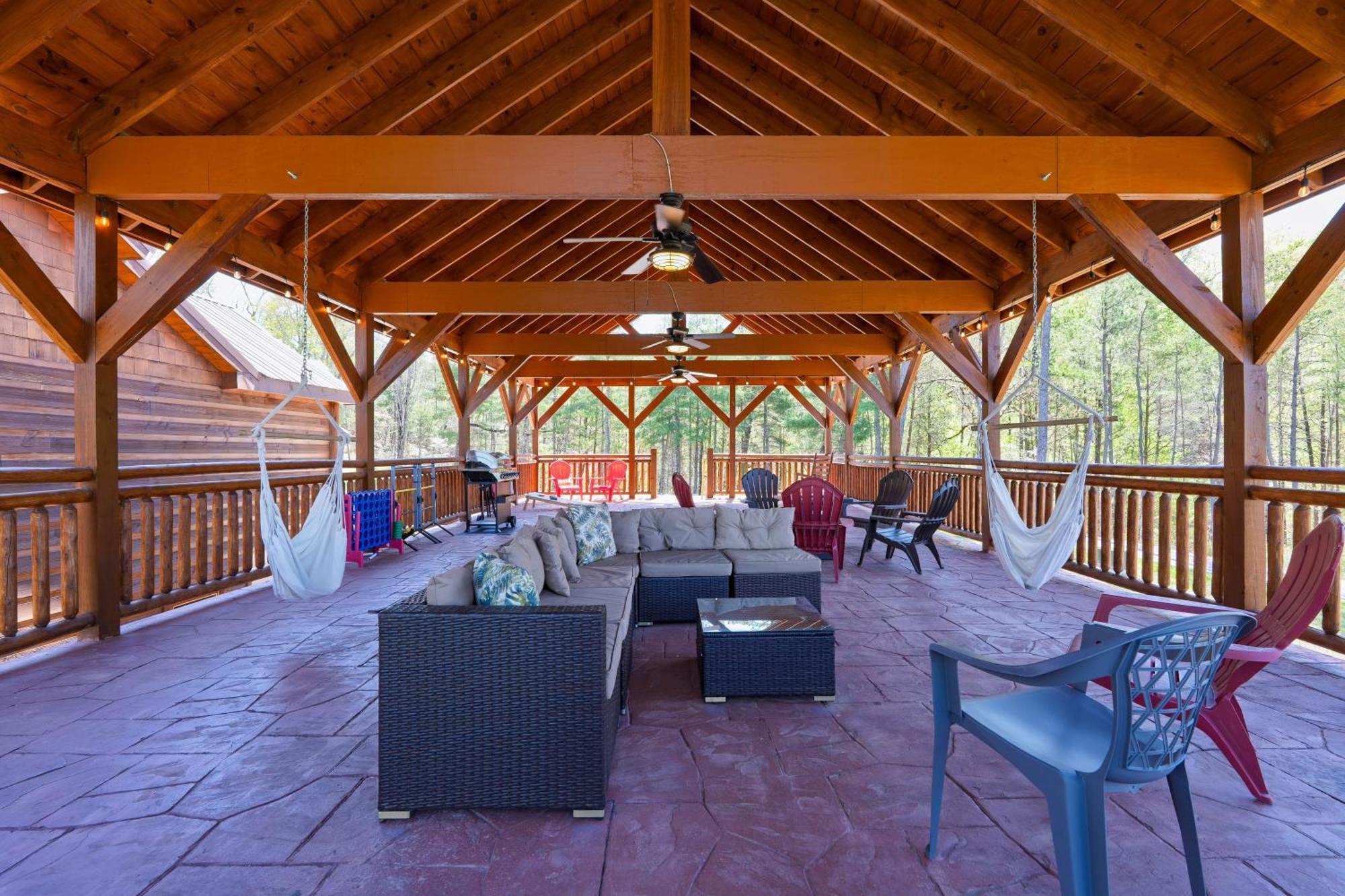 Holiday home Sleeps 28 - Luxe Smokies Game Hot Tub Views Near Attractions *