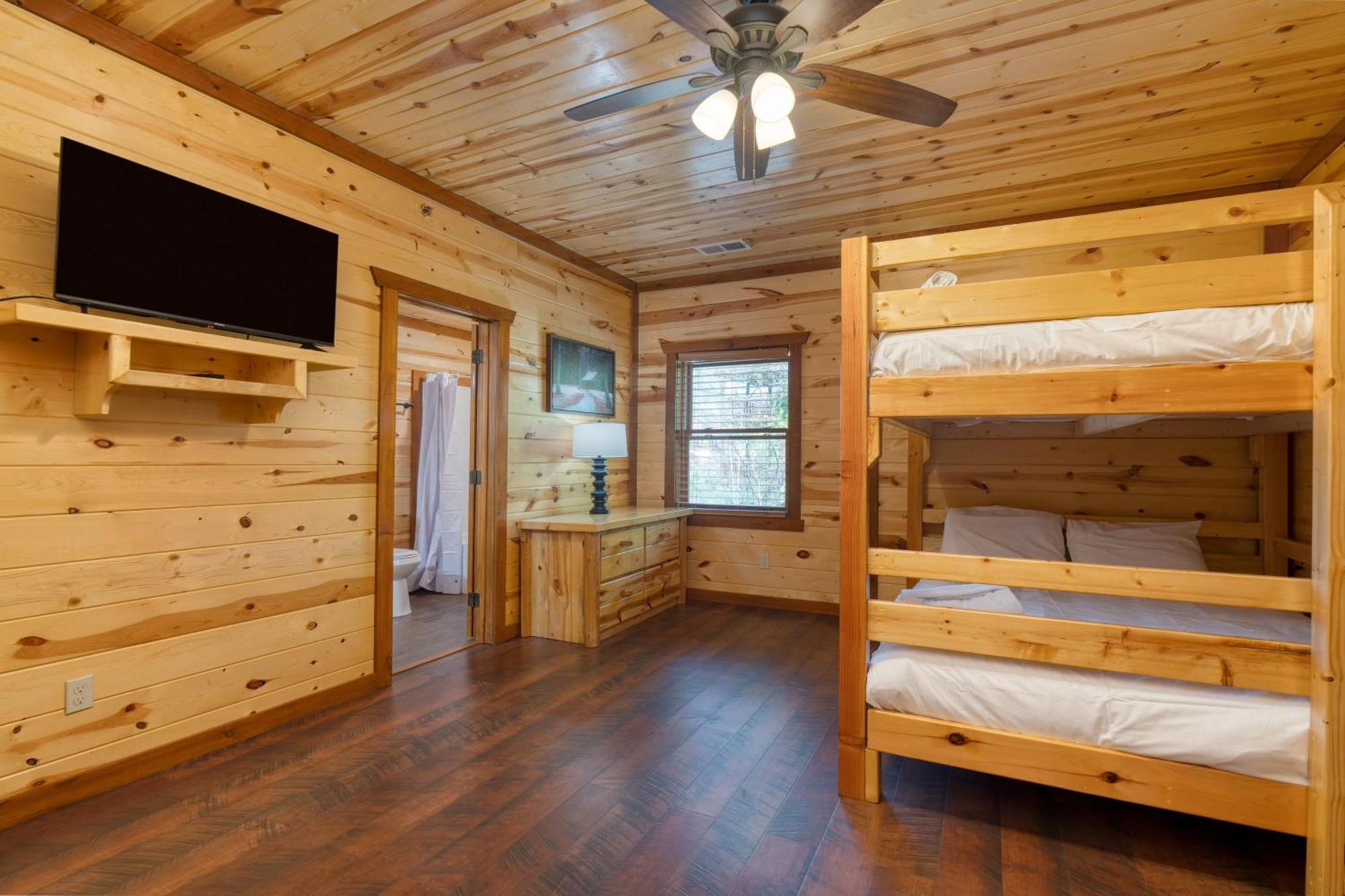 Sleeps 28 - Luxe Smokies Game Hot Tub Views Near Attractions *