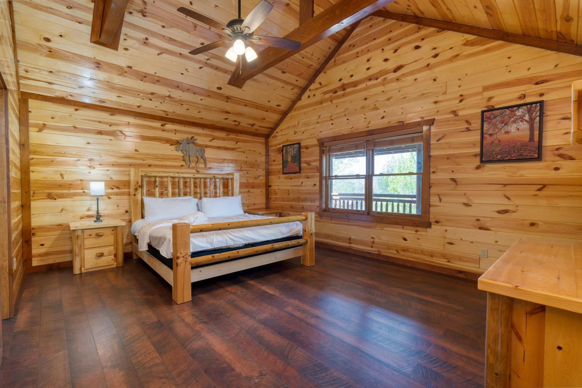 Sleeps 28 - Luxe Smokies Game Hot Tub Views Near Attractions * Pigeon Forge