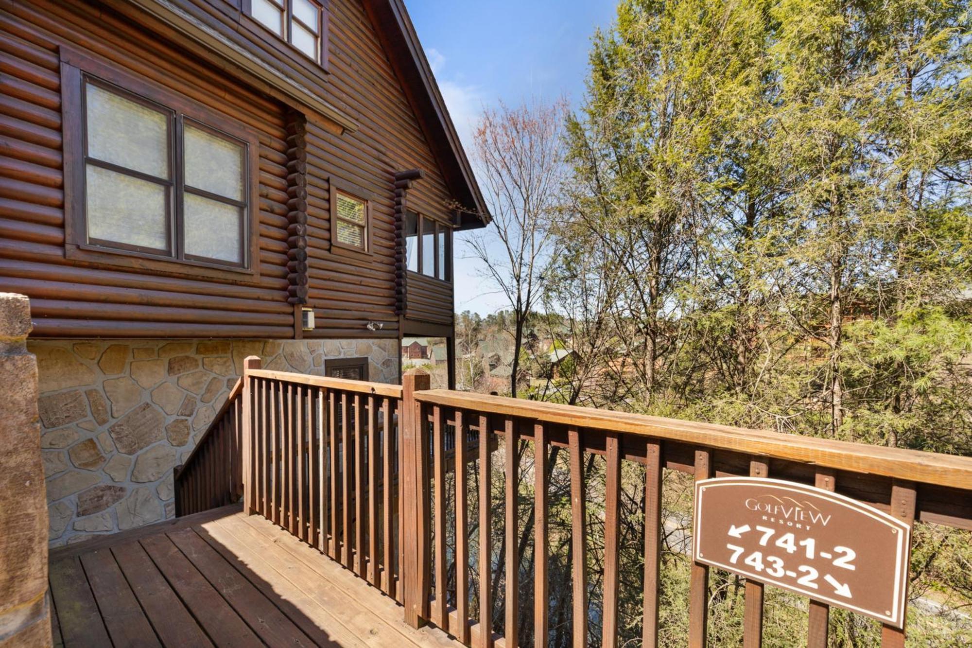 At Dollywood Lane Apartment *