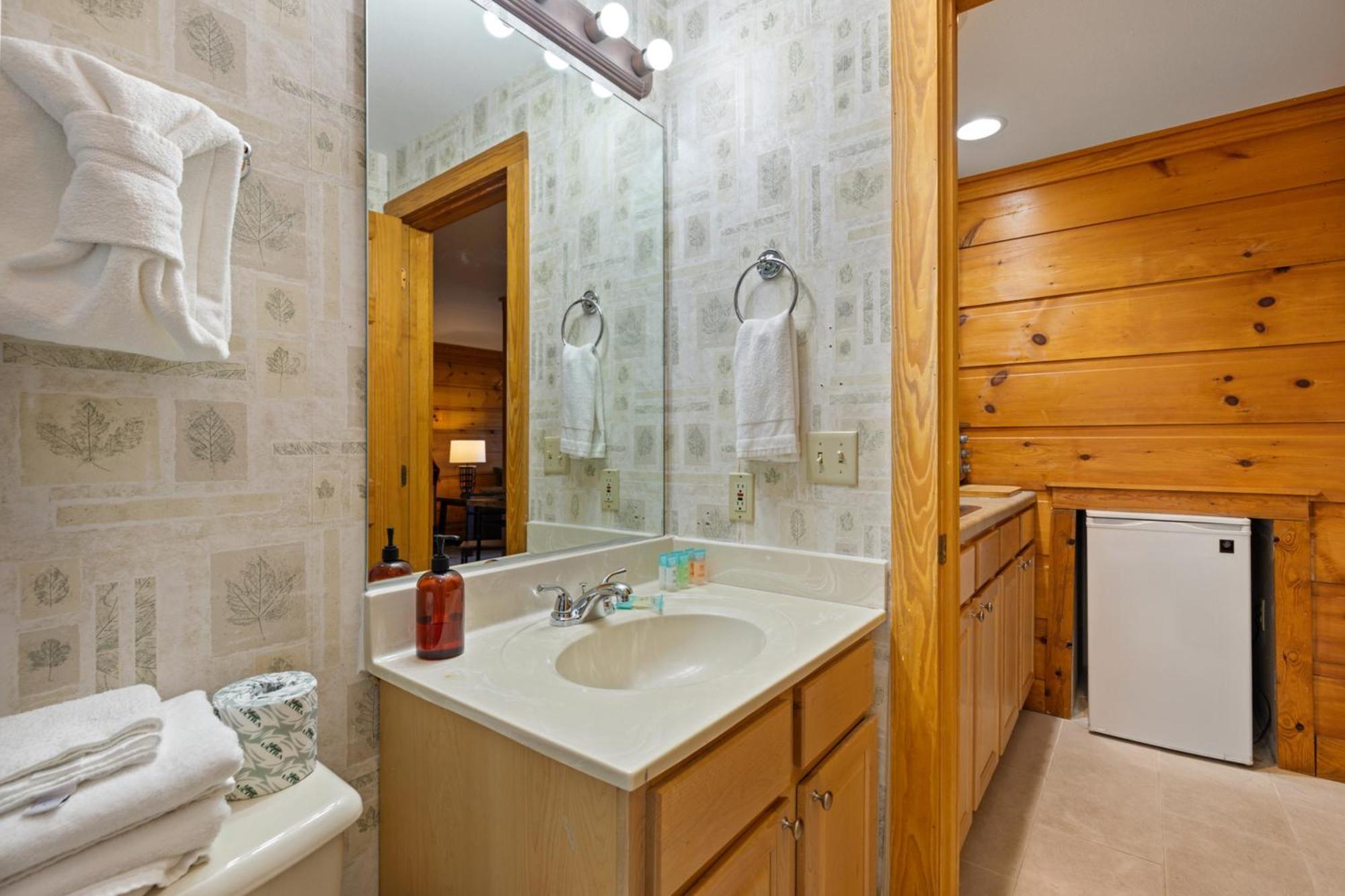 Apartment At Dollywood Lane *