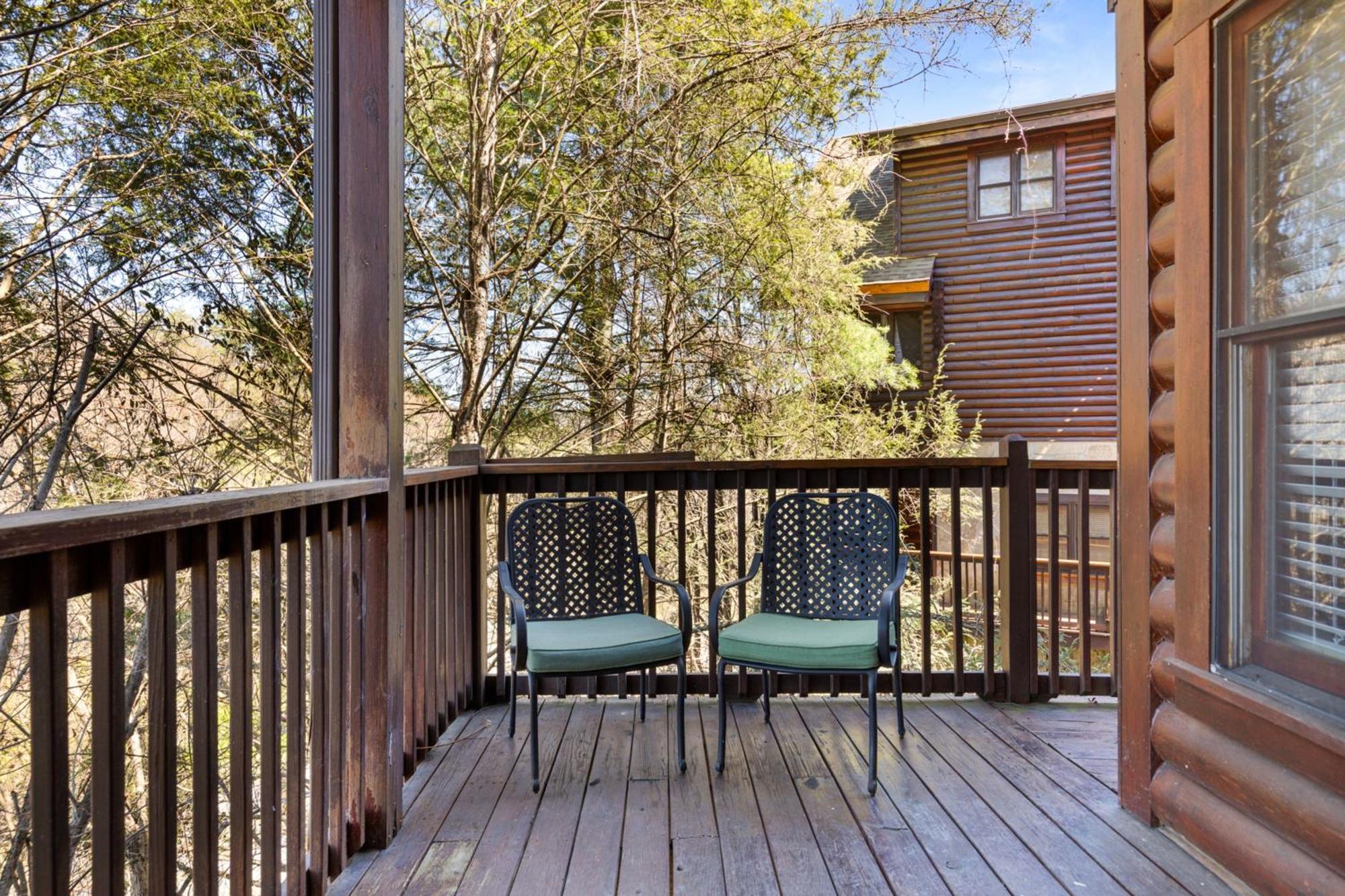 At Dollywood Lane Apartment Pigeon Forge