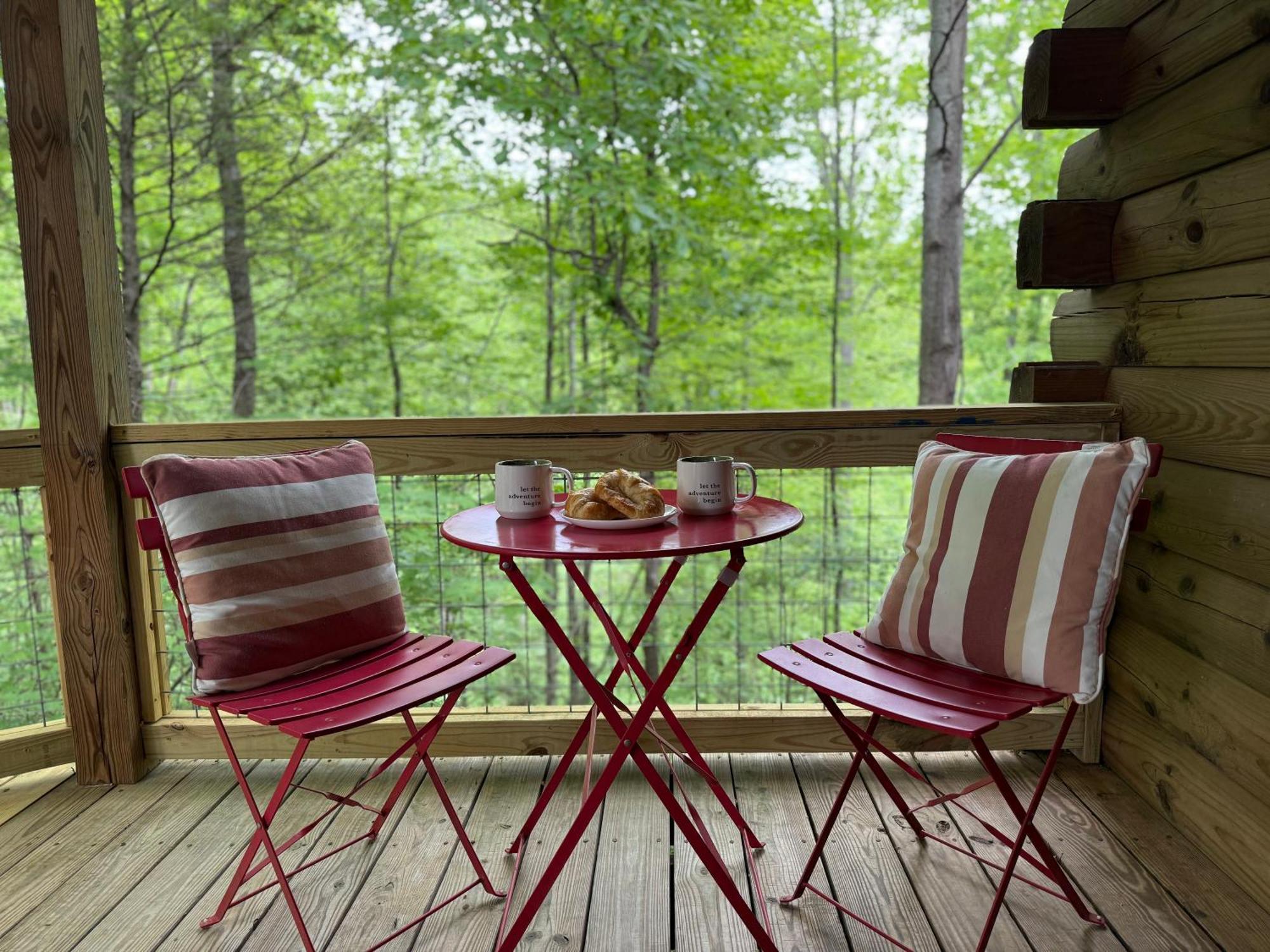 Couples Getaway Near National Park W Hot Tub * Pigeon Forge