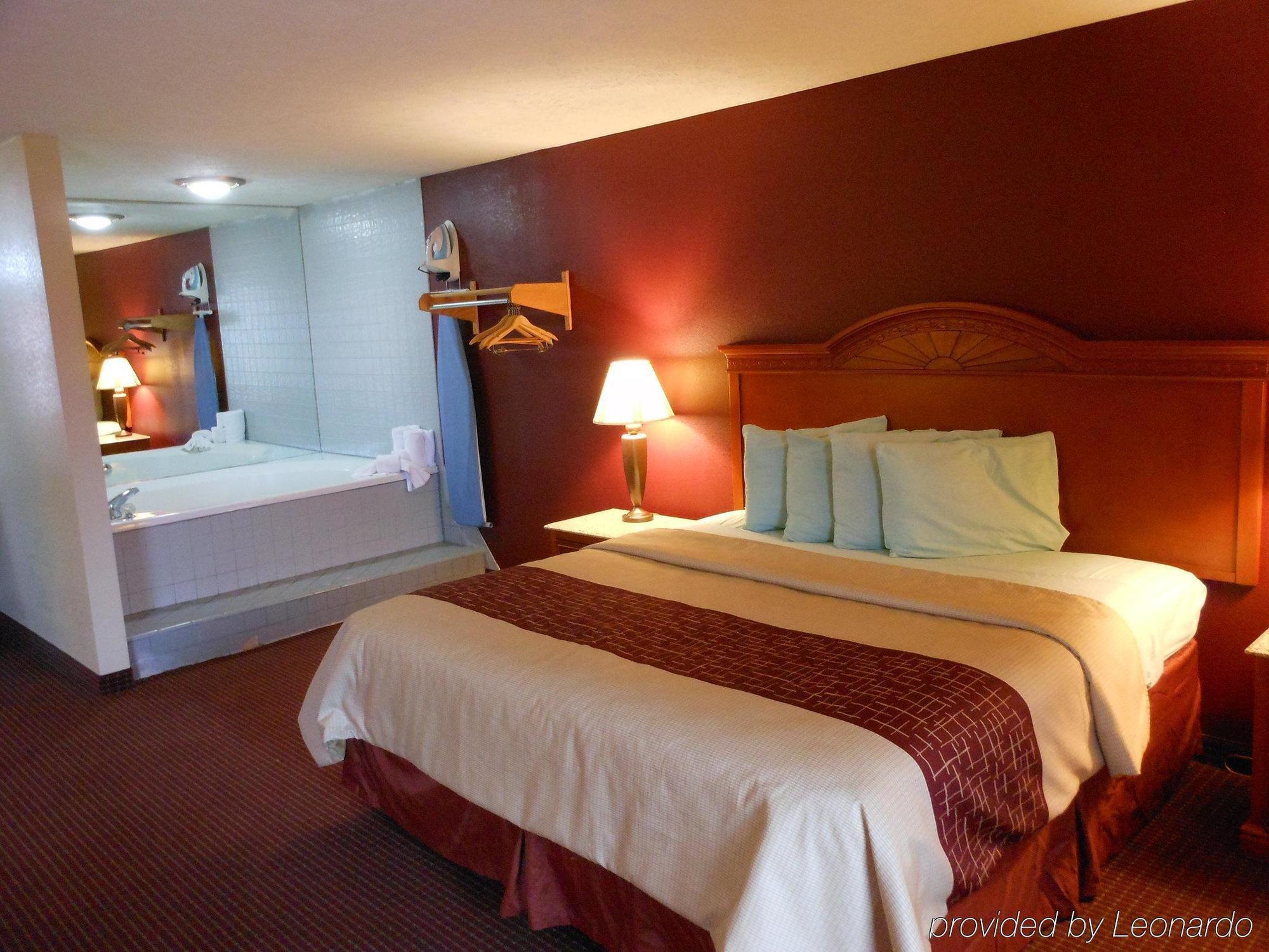 Motel Red Roof & Parkway Pigeon Forge