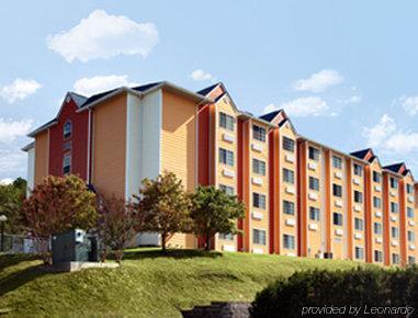 Hampton & On The Parkway 3*