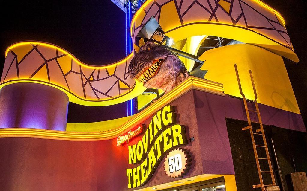 A Mountain View Theater Holiday