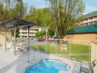 Hotel Quality & At Dollywood Lane