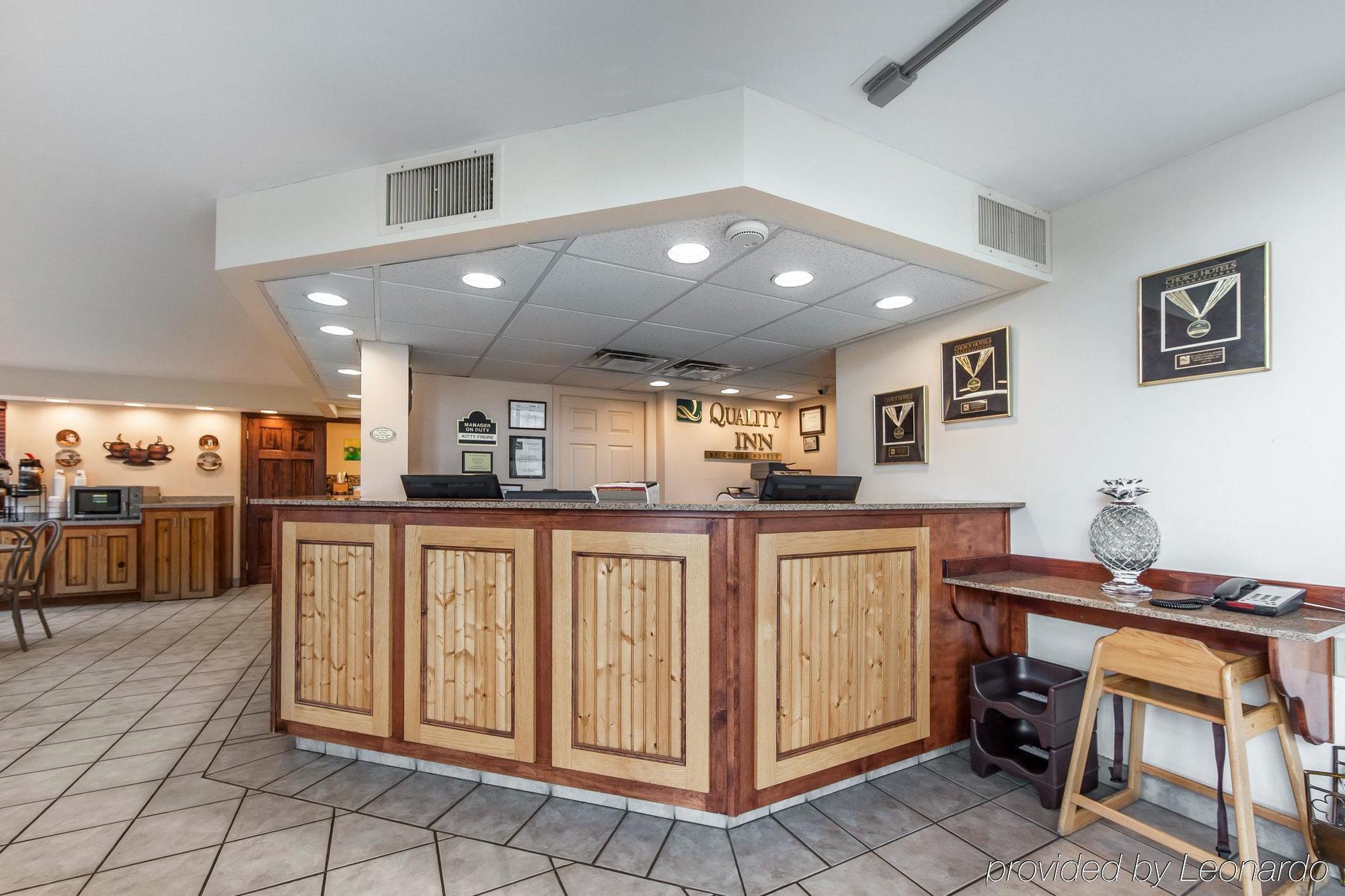 Hotel Quality & At Dollywood Lane