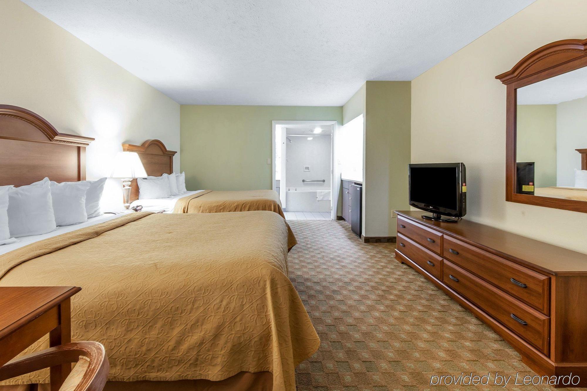 Hotel Quality & At Dollywood Lane Pigeon Forge
