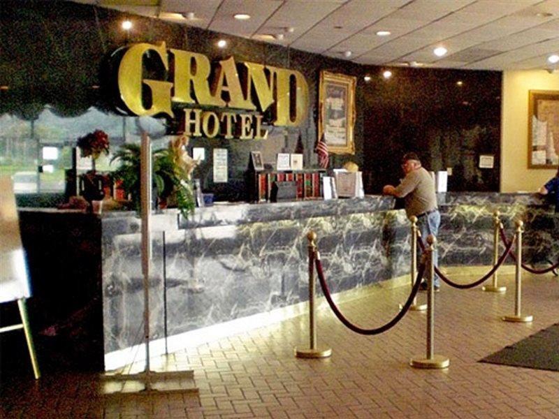 Hotel Grand & Convention Center 2*