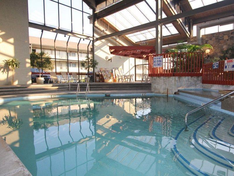 Hotel Grand & Convention Center