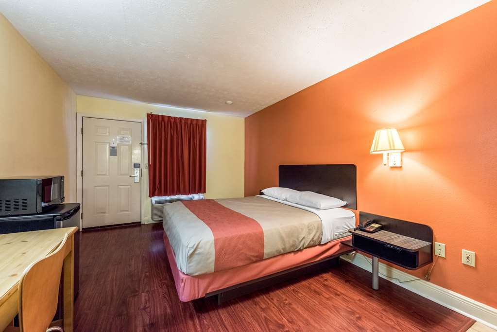 Sleep & Downtown Pigeon Forge