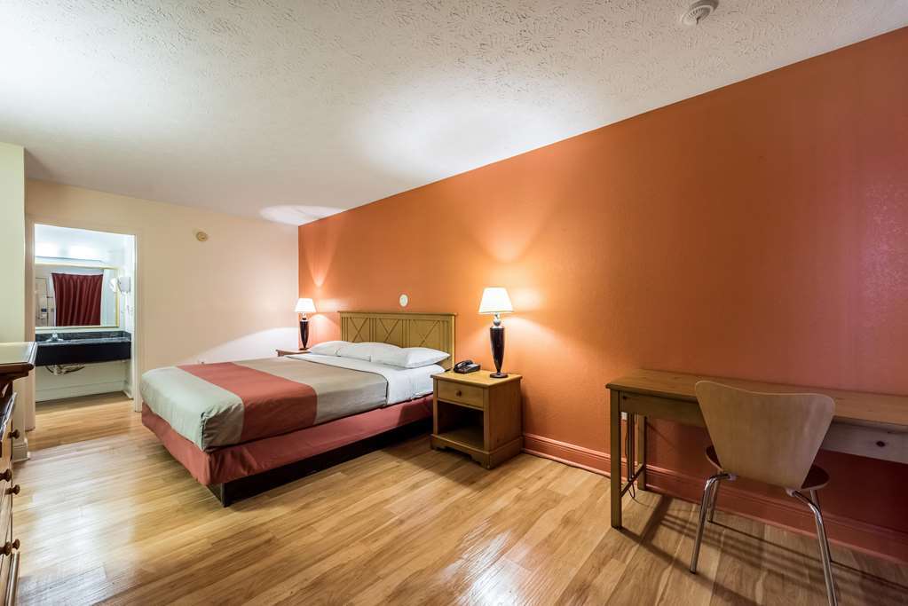 Sleep & Downtown Hotel