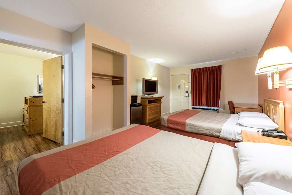 Sleep & Downtown Pigeon Forge