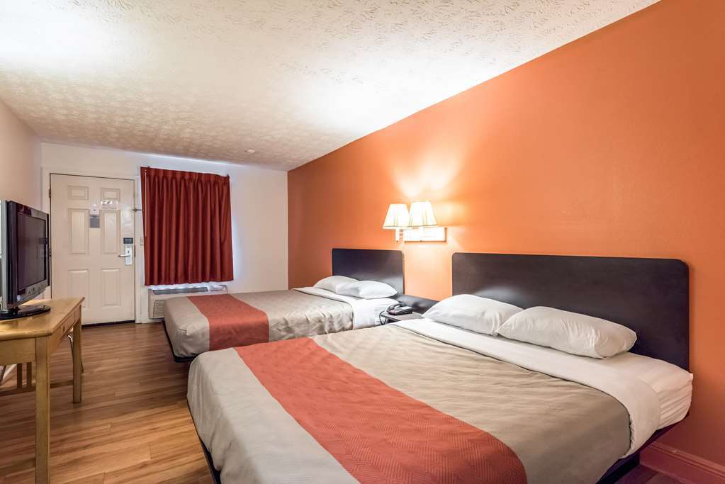 Sleep & Downtown 2* Pigeon Forge