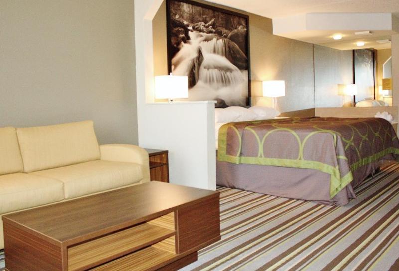 Super 8 By Wyndham Pigeon Forge-emert St Hotel Pigeon Forge