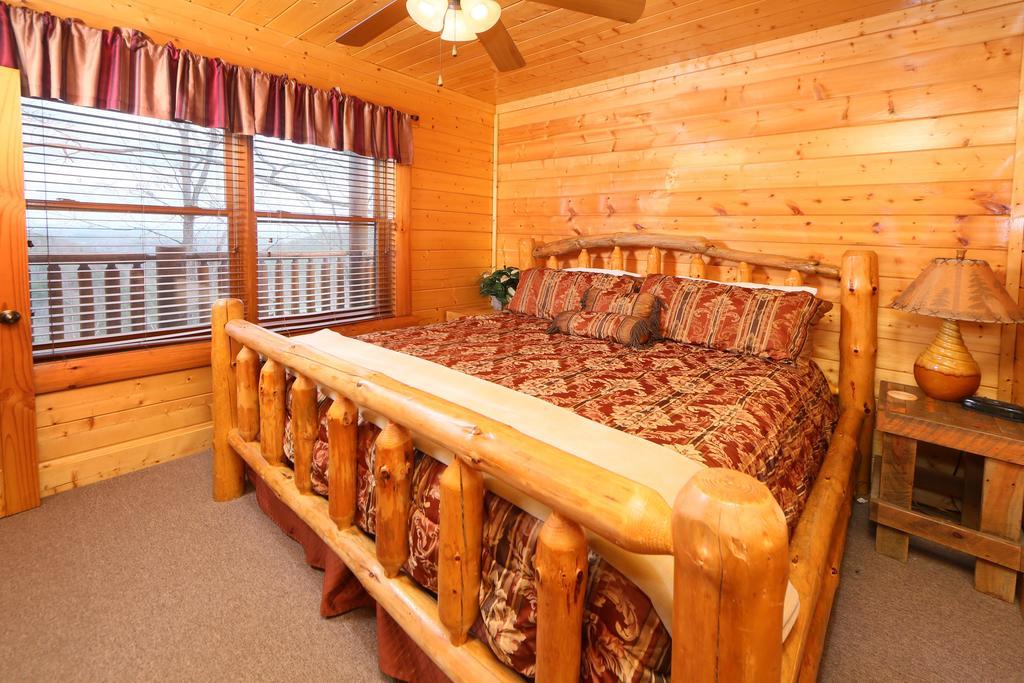 Rising Eagle - Eight Bedroom Pigeon Forge