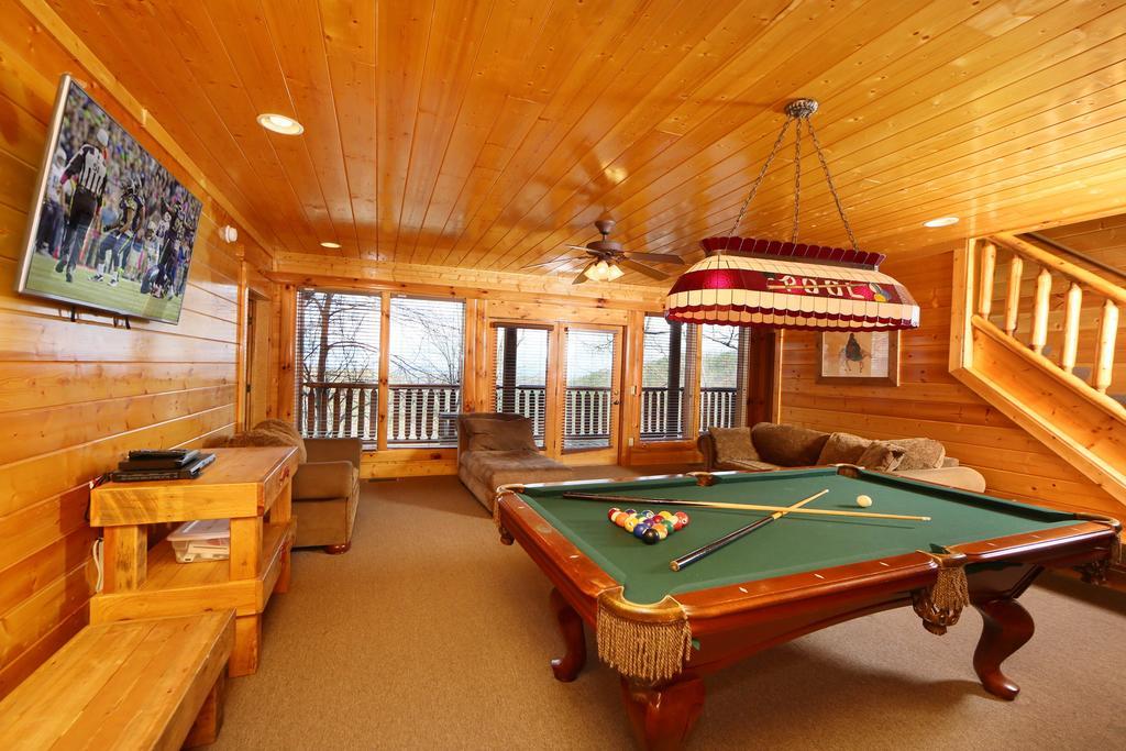 Rising Eagle - Eight Bedroom Pigeon Forge