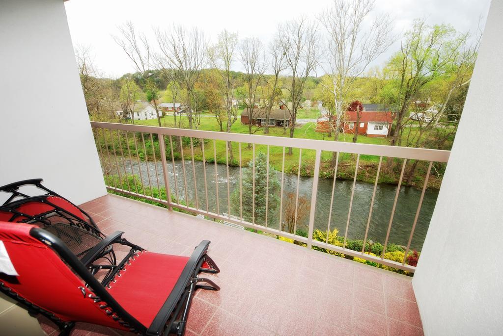 Rivergate Mountain 3*