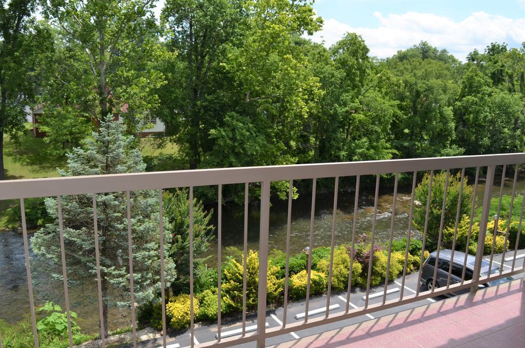 Rivergate Mountain Pigeon Forge