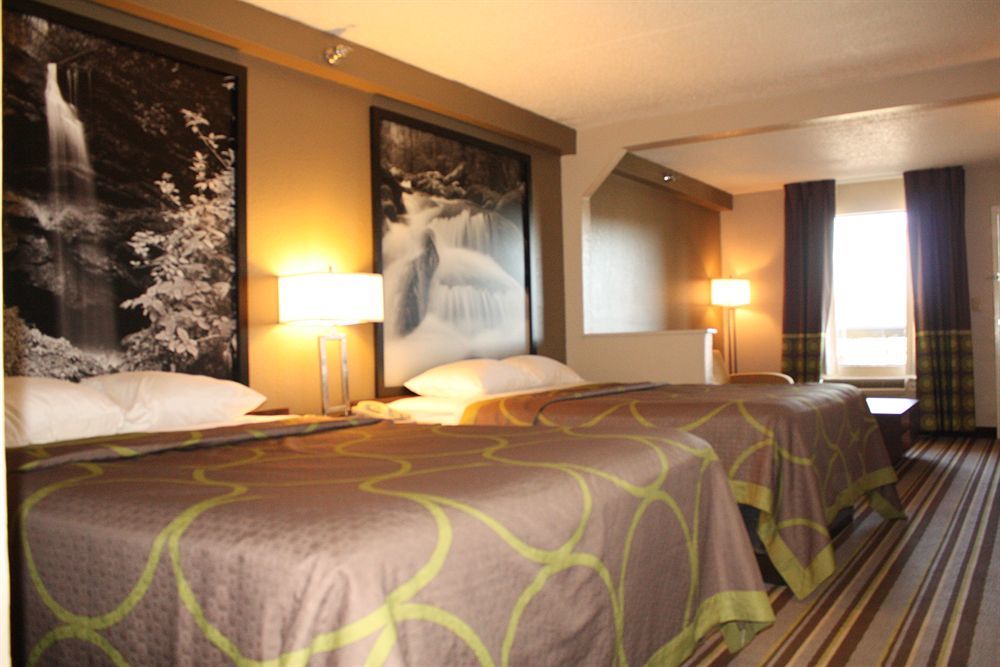 Super 8 By Wyndham Pigeon Forge-emert St Hotel