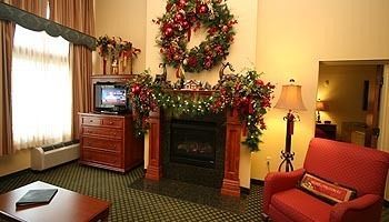 The At Christmas Place Hotel Pigeon Forge