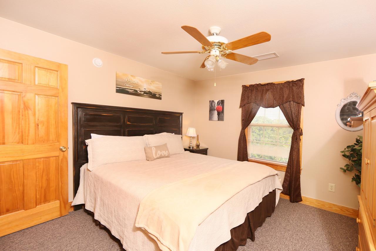 Pinnacle View 7b - Three Bedroom Apartment