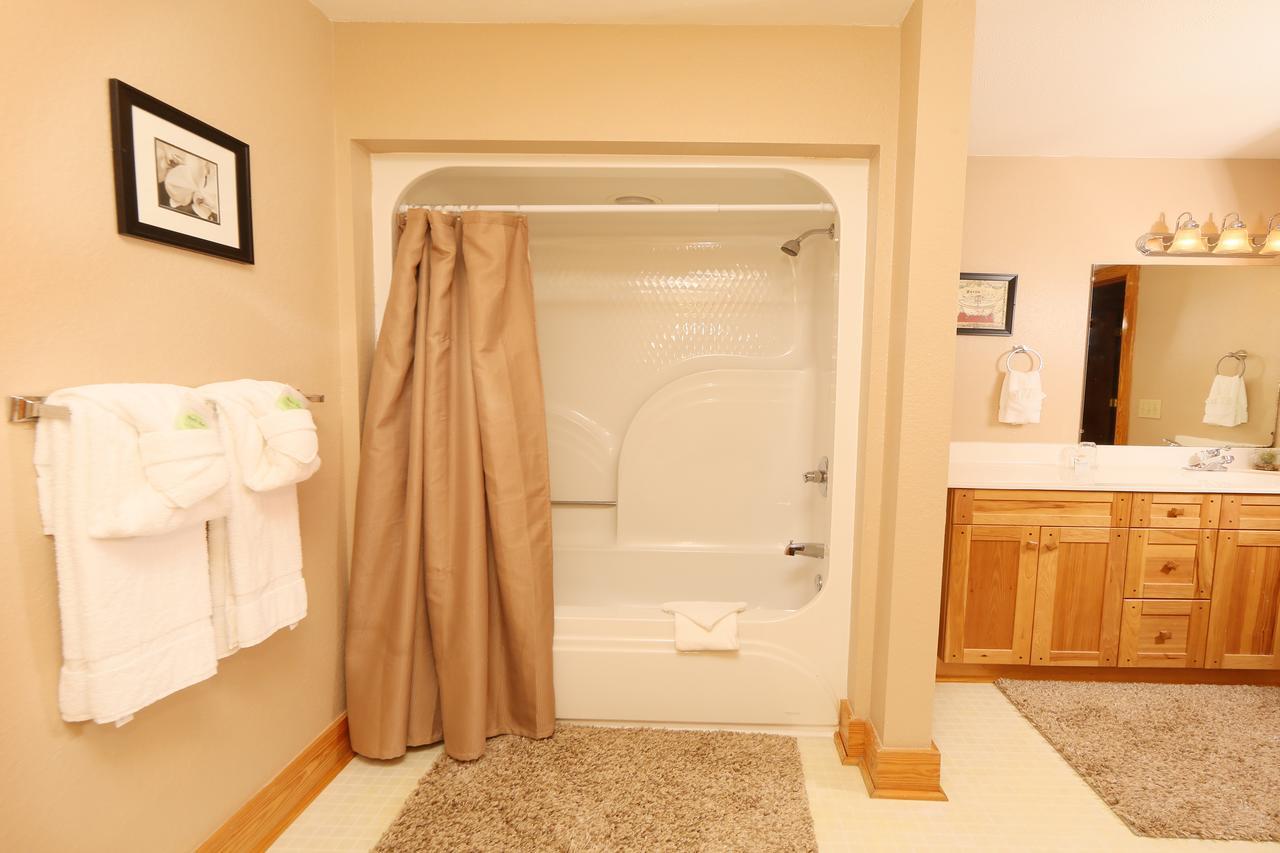 Pinnacle View 7b - Three Bedroom Apartment *