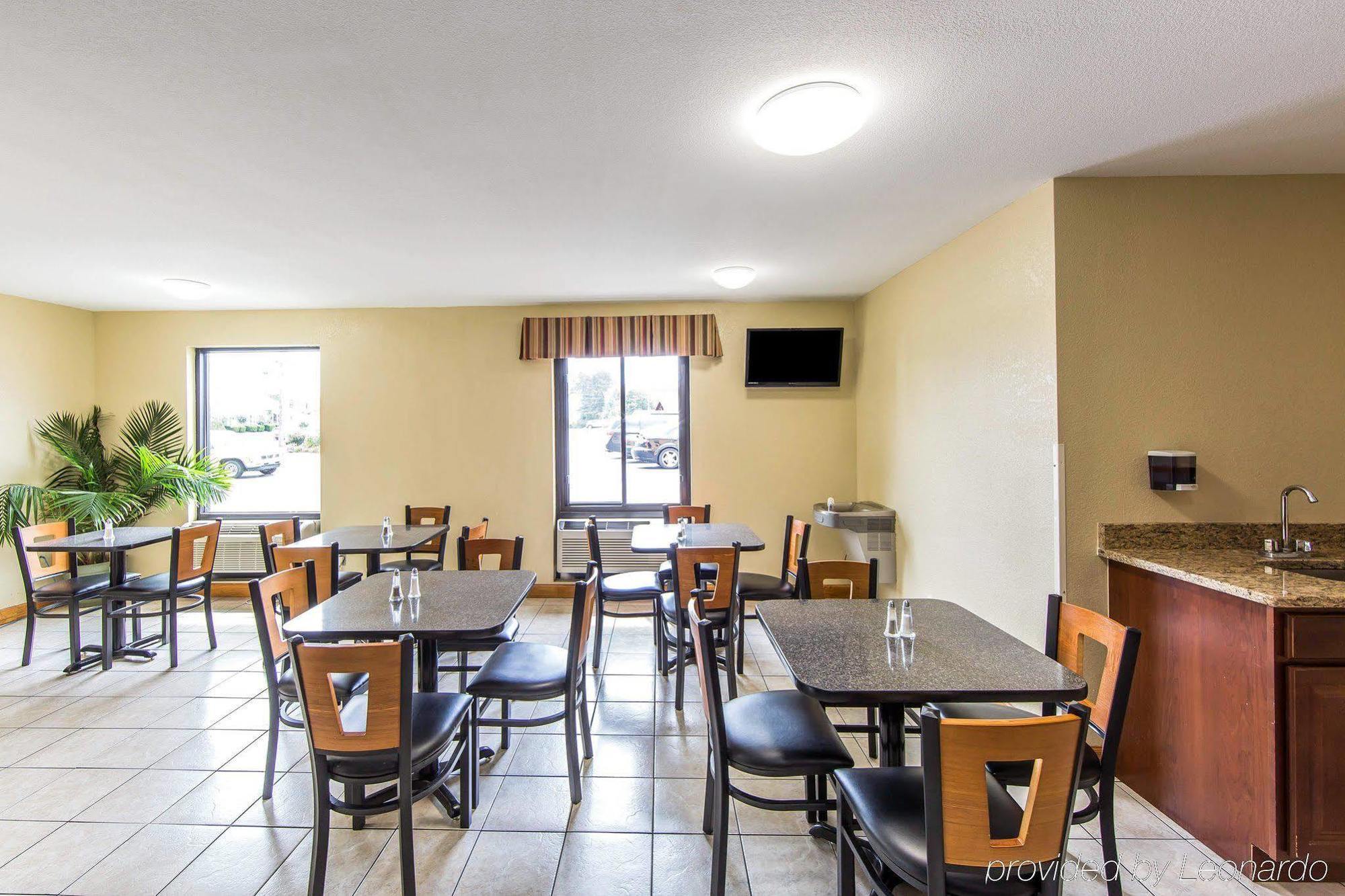 Howard Johnson By Wyndham Hotel